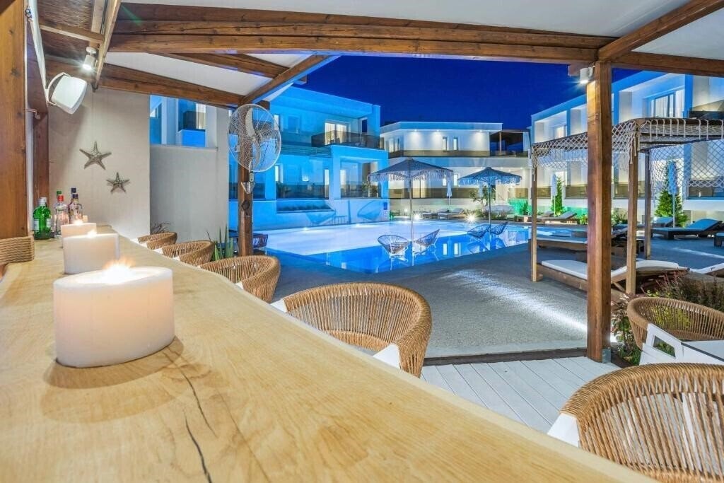 Fotografii Mirablue Luxury Residences (ex. Mirablue Deluxe Residences, Mirablue Residences) 3*