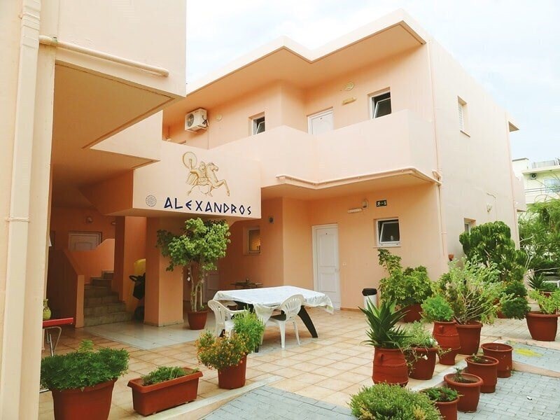 Hotel Alexandros Apartments 3*