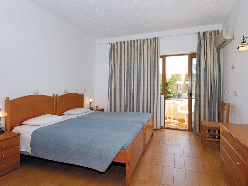 Imaginea Kavros Beach Resort 3*