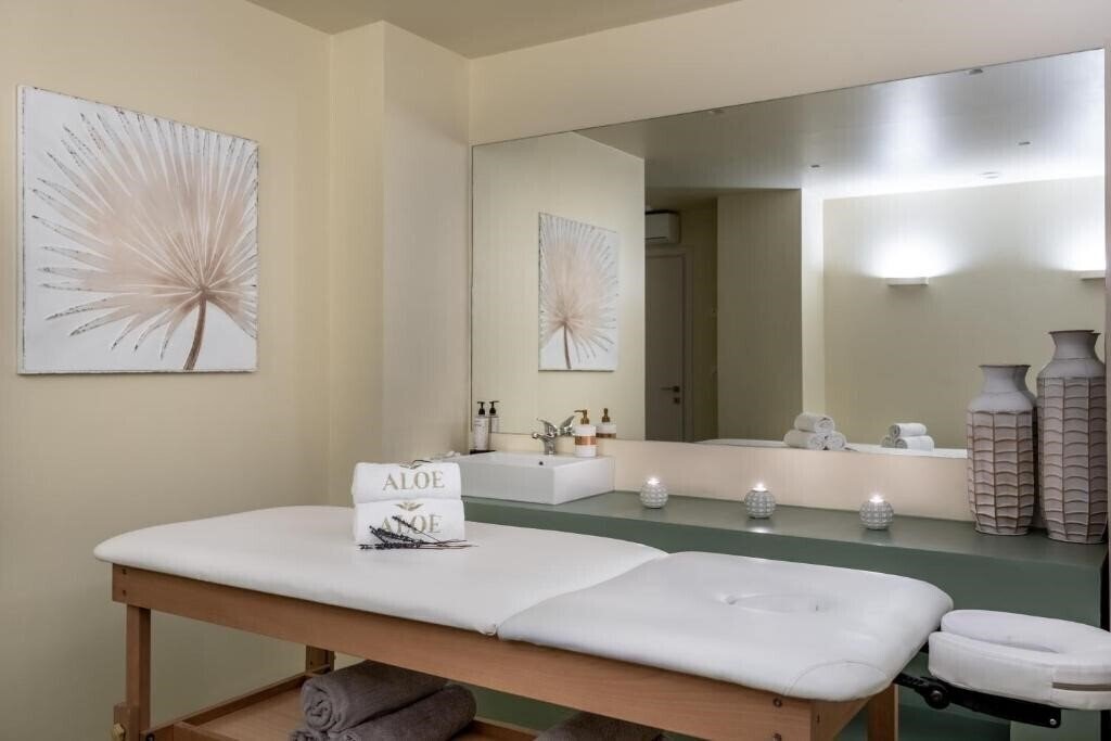 Фотография Aloe Boutique & Suites 5*