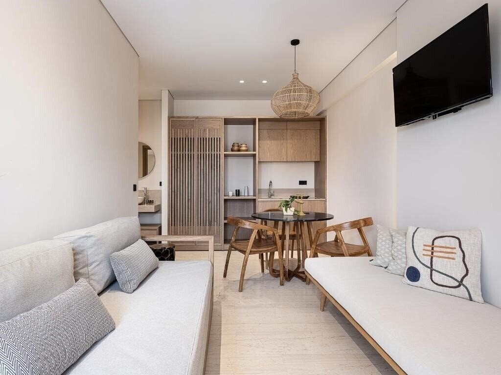 Imaginea Esperides Beach Hotel Apartments 3*