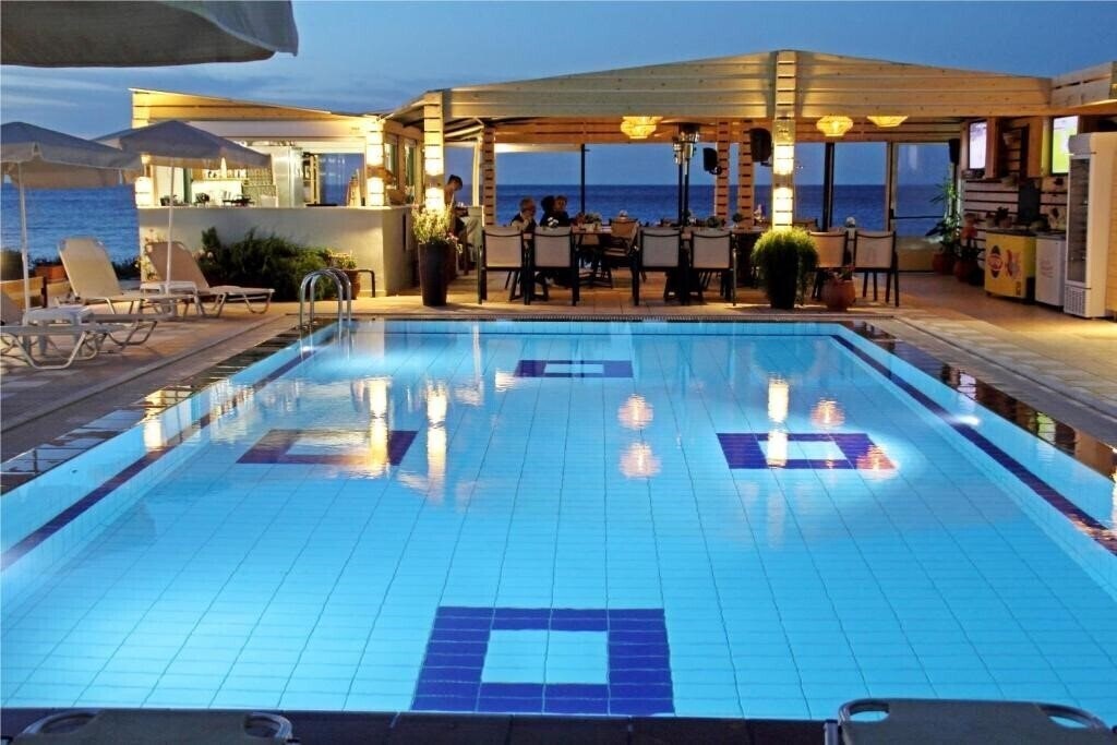 Imaginea Esperides Beach Hotel Apartments 3*