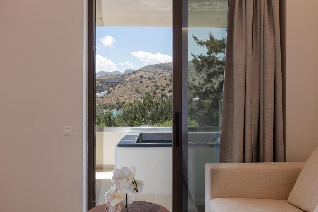 Imaginea Naiades Beach Hotel 5*