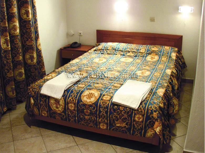 Hotel Iris Nea Kallikrateia 2*