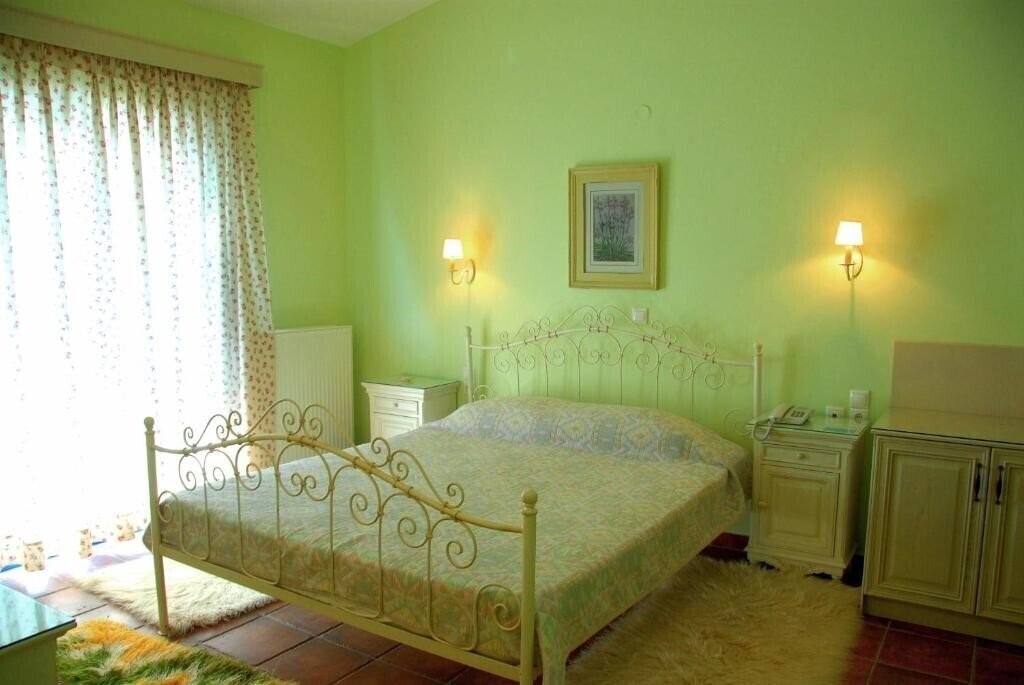 Фото Agnadi Hotel 2*