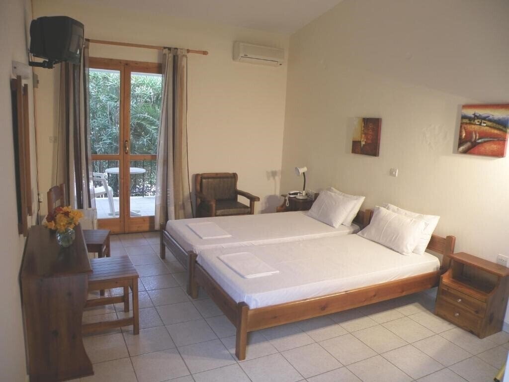 Imaginea Petit Village Hotel 3*