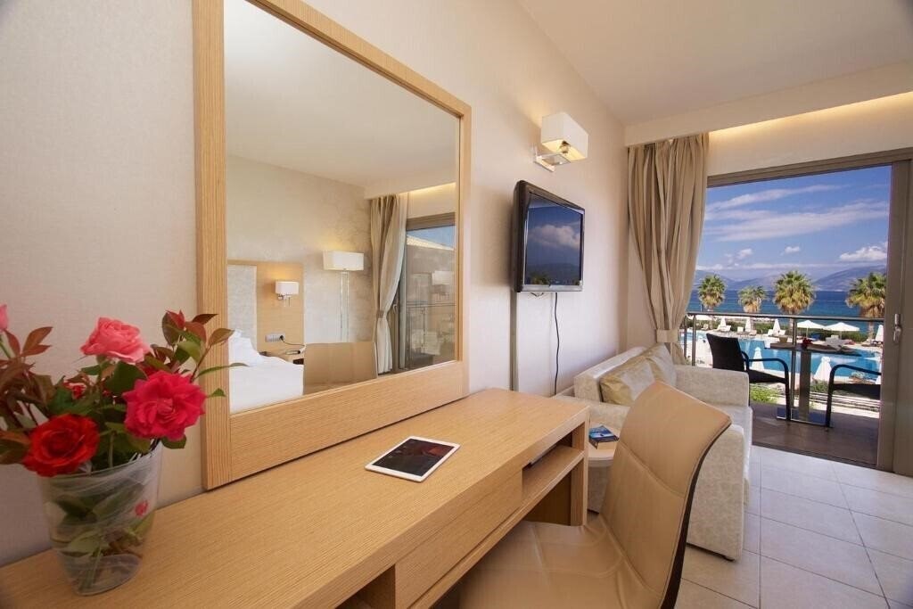 Imaginea Ionian Emerald Resort 5*