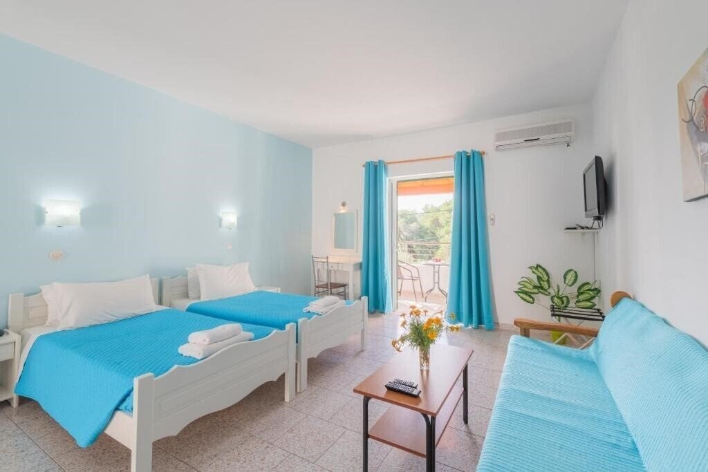 Fotografii Crystal Blue Apts 3*