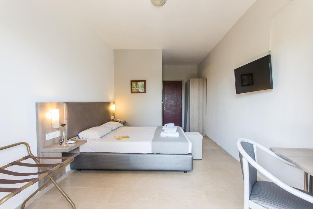 Imaginea Silver Bay Hotel 3*