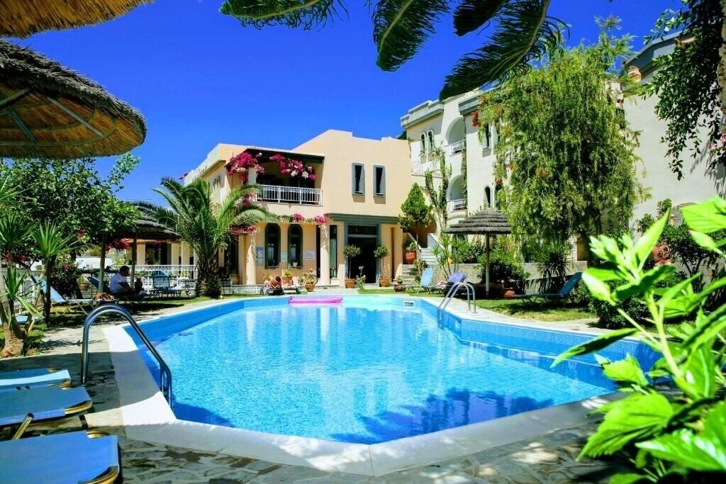 Отель Aquarius Aparthotel 3*