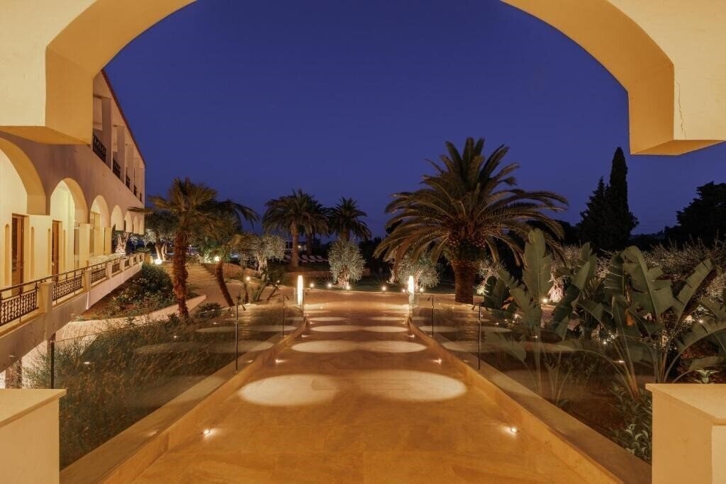 Отель Paradise Hotel Corfu 3*