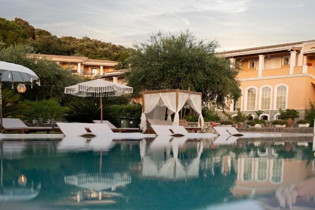 Hotel Nefeli Corfu 3*