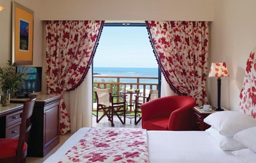 Фото Roda Beach Resort & SPA 5*