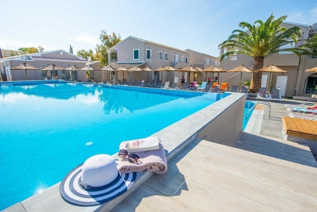 Отель Amour Holiday Resort 4*