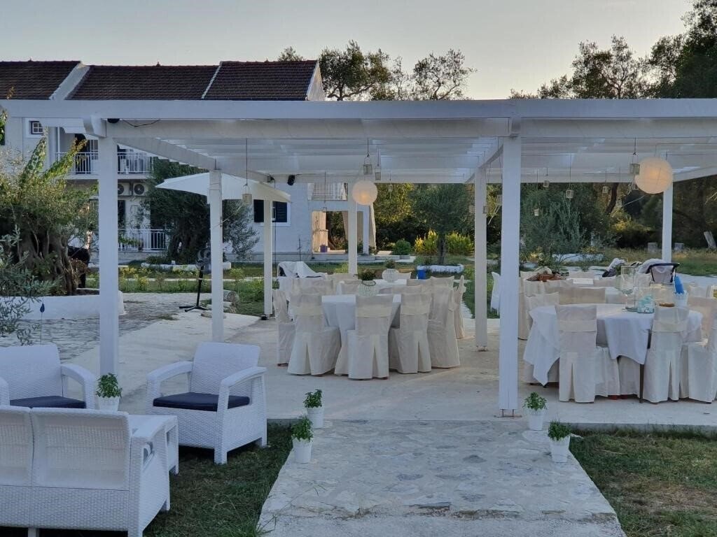 Imaginea Alykes Family Resort 3*