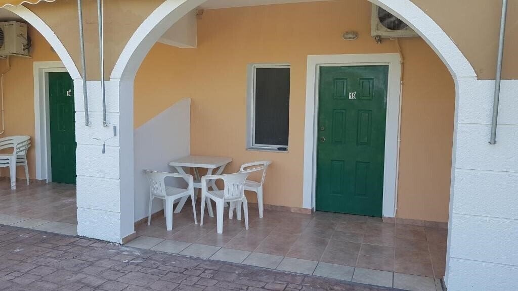 Imaginea Gardenos Hotel 3*