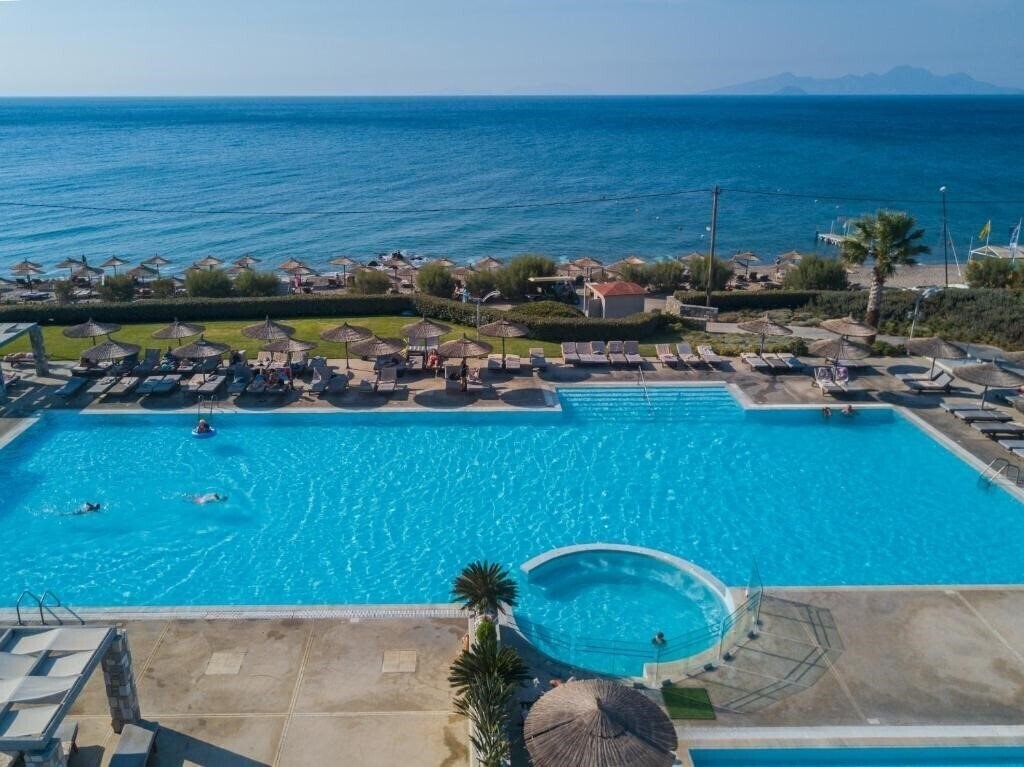 Imaginea Akti Palace 5*