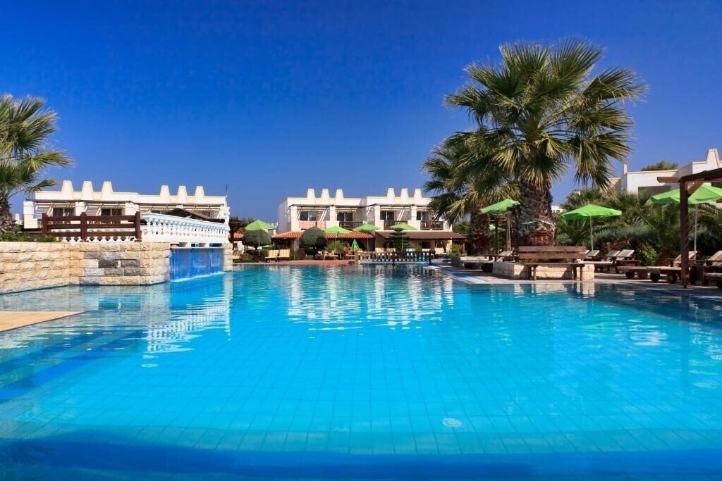 Отель Gaia Royal 4*