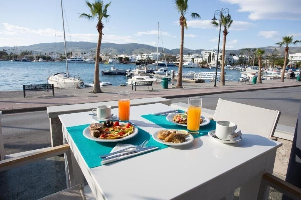 Hotel Kosta Palace 4*