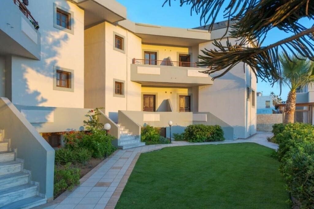 Imaginea John Mary Apartments 2*
