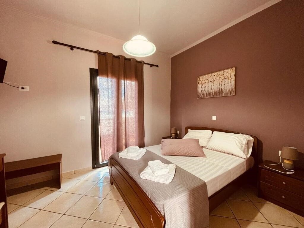 Фото Gyrogiali Apartments 3*