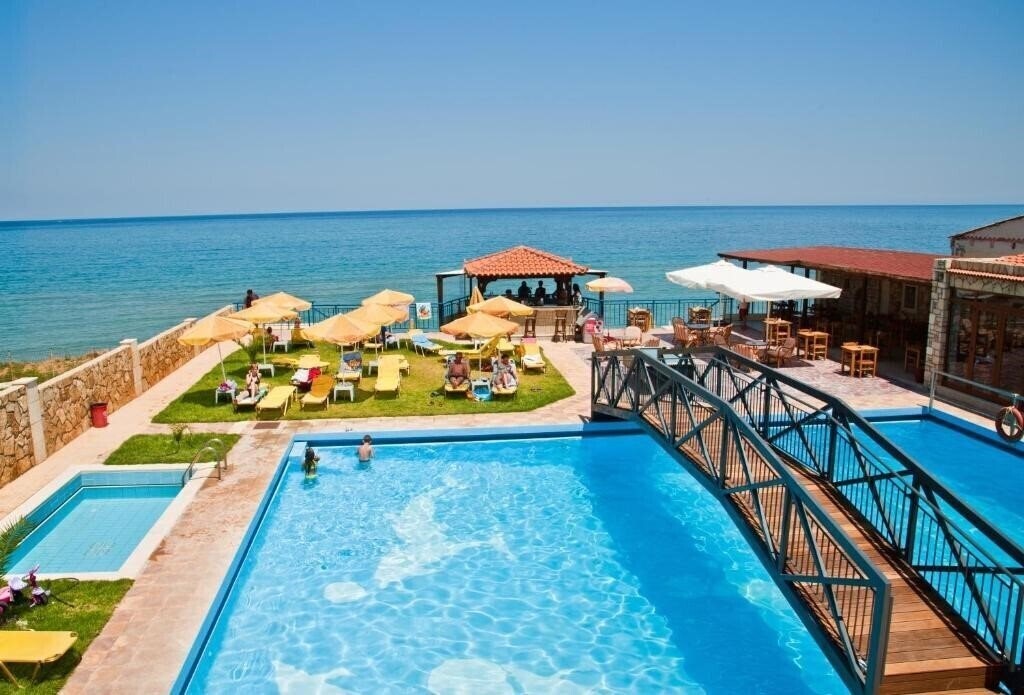 Fotografii Ekavi Hotel 3*