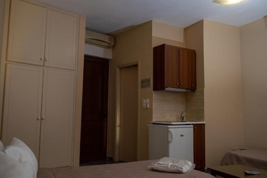 Imaginea Ekavi Hotel 3*