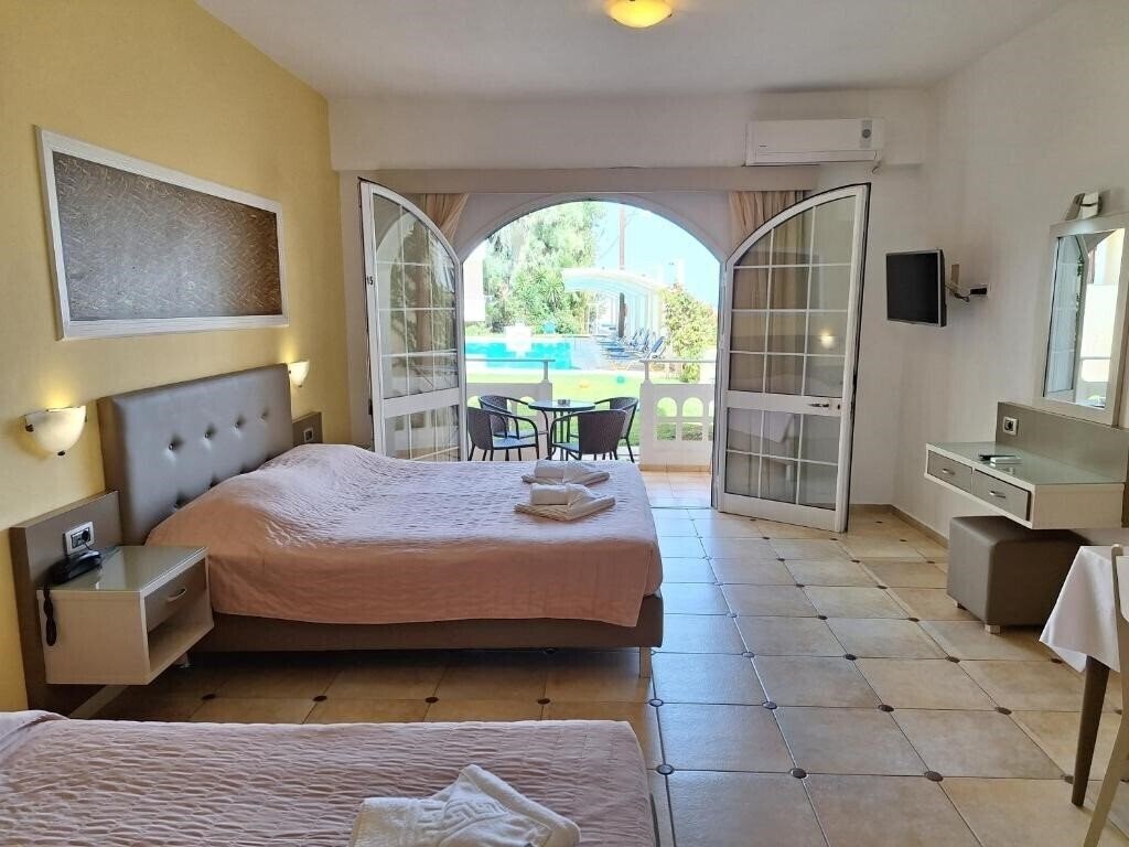 Фото Perla Beach Apartments 3*