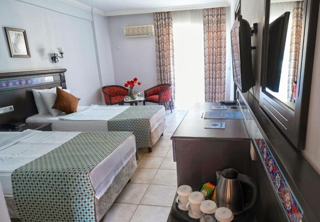 Imaginea Blue Sky Hotel 3*