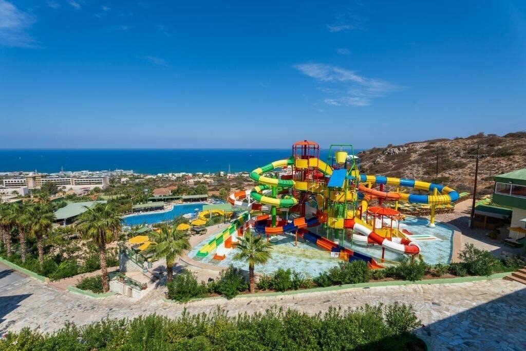 Hotel Eri Sun Village Water Park 4*