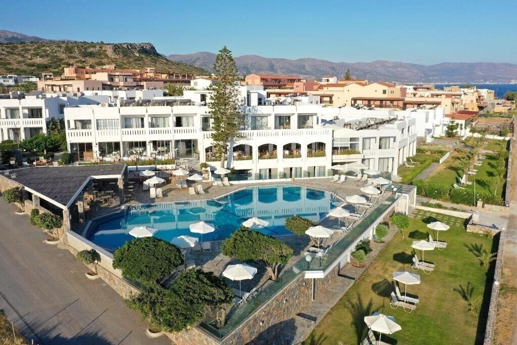 Hotel Maritimo Beach 4*