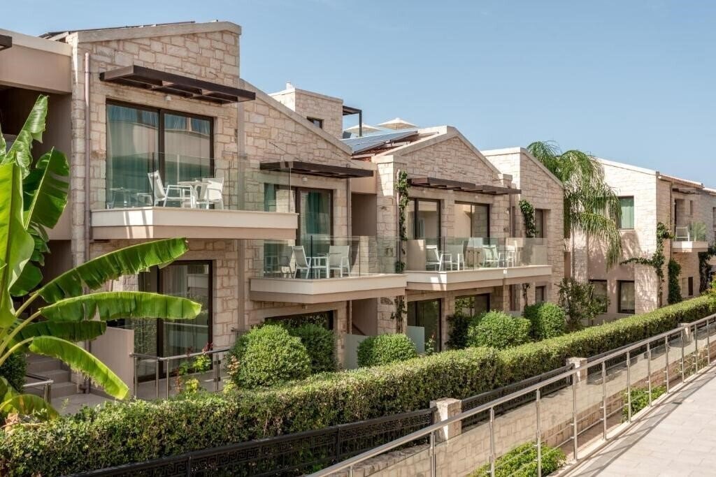 Imaginea Airis Boutique&Suites 4*