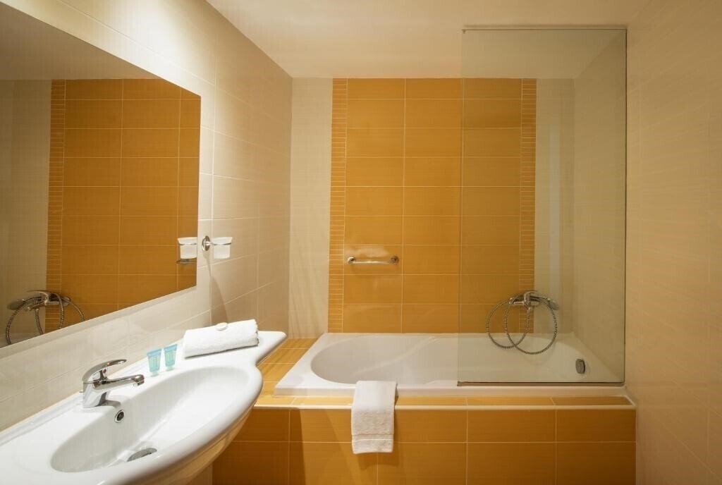 Imaginea Mitsis Bali Paradise (ex. Bali Paradise Beach) 4*