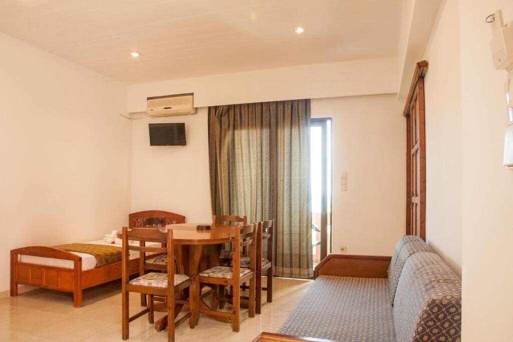 Imaginea Ekavi Apartments 2*