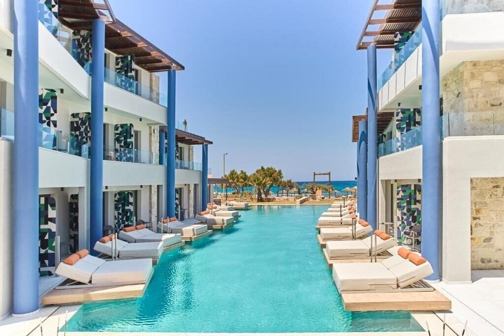 Hotel Paralos Kosta Alimia 5*