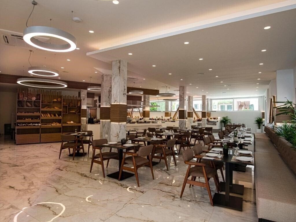 Hotel Elmi Suites 4*