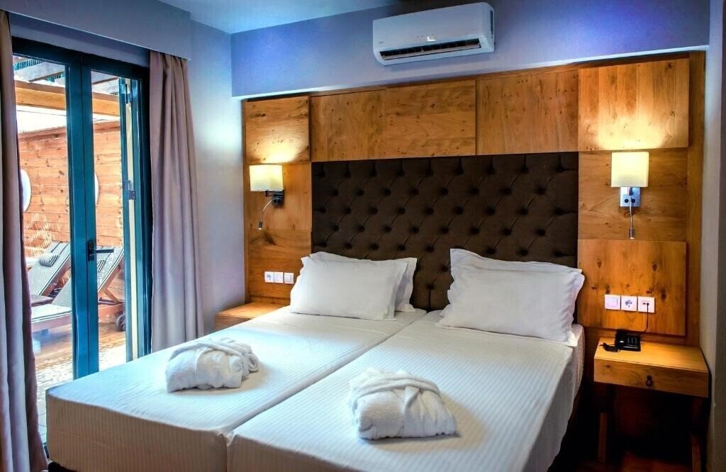 Imaginea Elmi Suites 4*