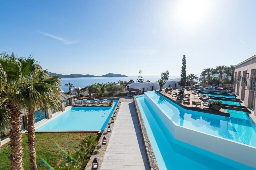 Hotel Aquila Elounda Village Mythica 5*
