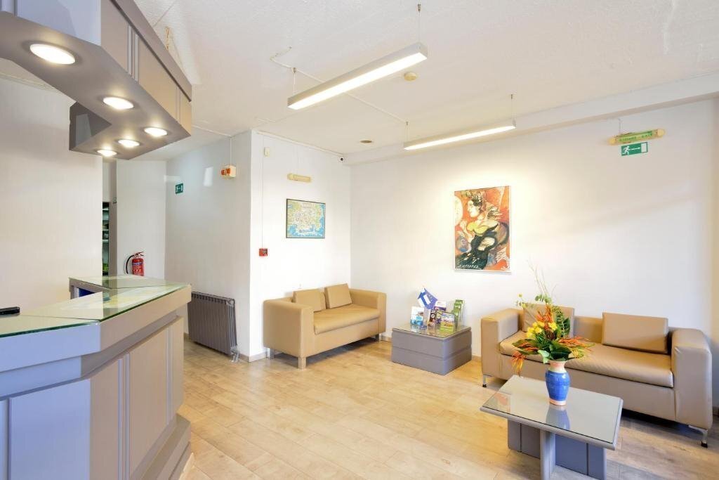 Imaginea Irene Hotel 2*