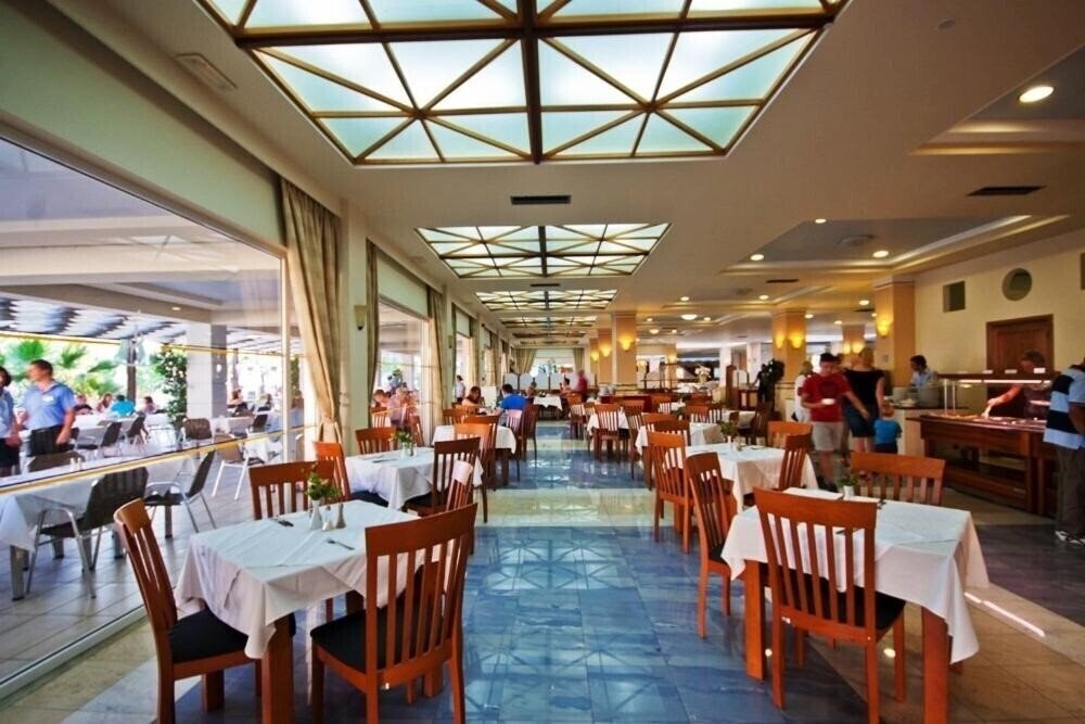 Фото Zorbas Beach 1*