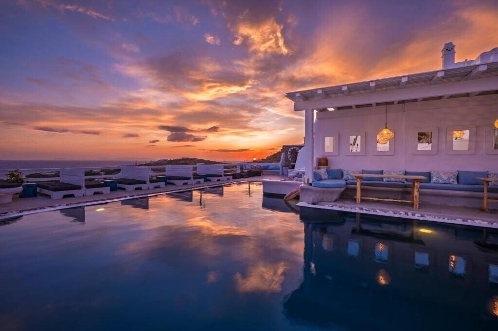 Hotel Flaskos Suites 4*