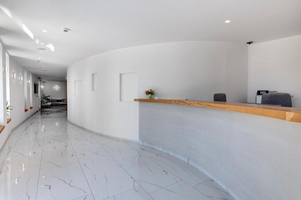 Imaginea Makis Place 3*