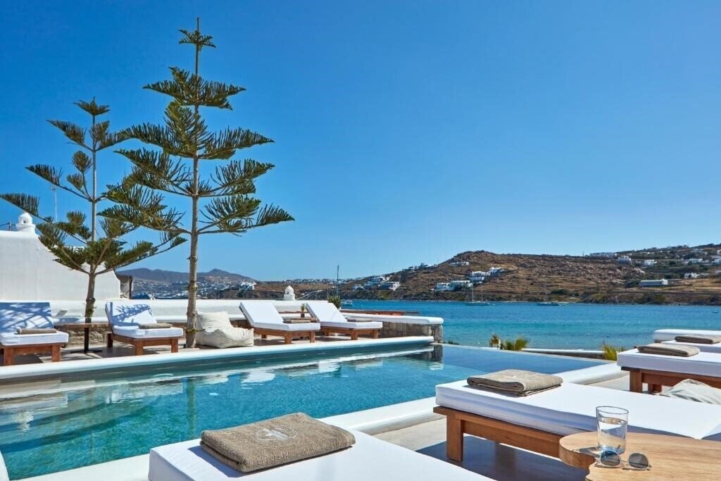 Отель Mykonos Waves Beach 4*