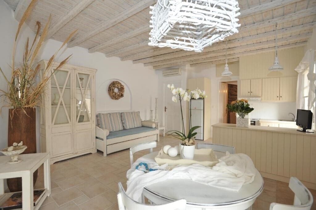 Fotografii Navy Blue Suites 4*