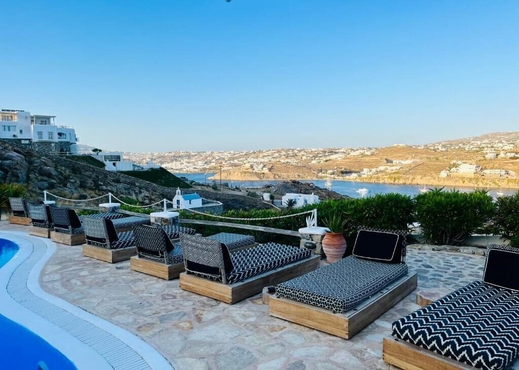 Imaginea Navy Blue Suites 4*