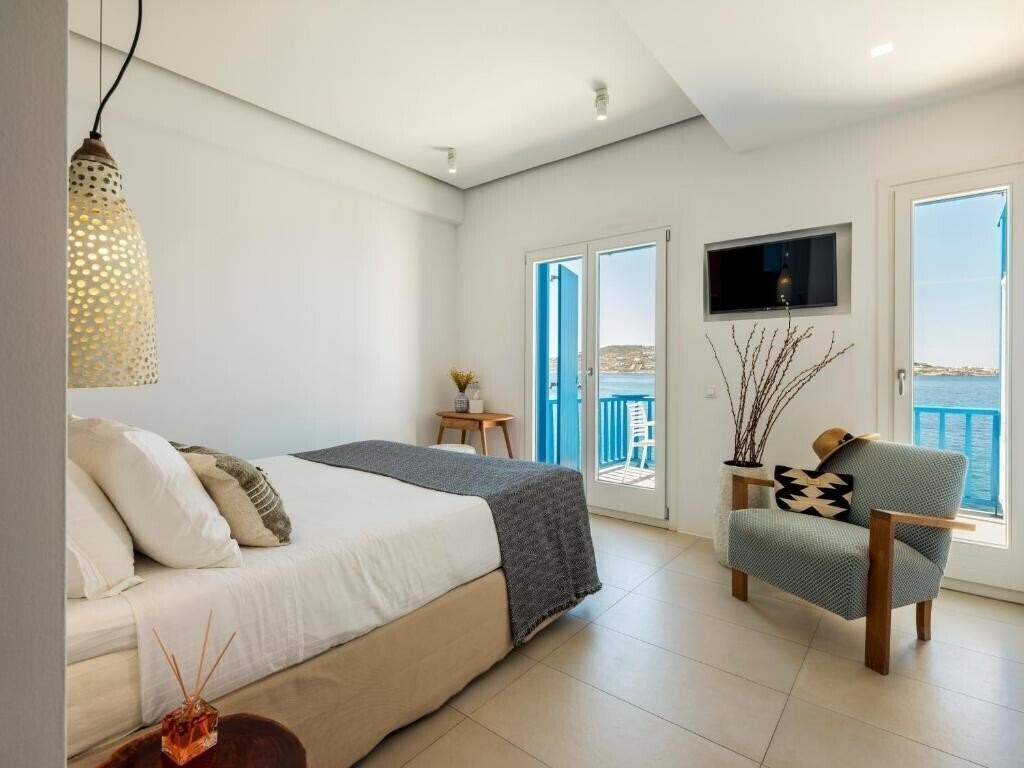 Imaginea Bluetopia Suites 4*