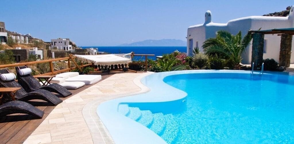 Hotel Nama Villas 3*