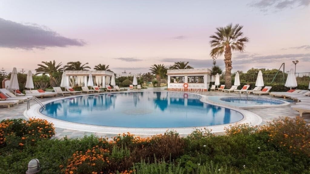 Отель Porto Naxos 4*