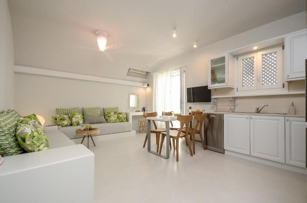 Фотография Antony Suites Adults Only 4*