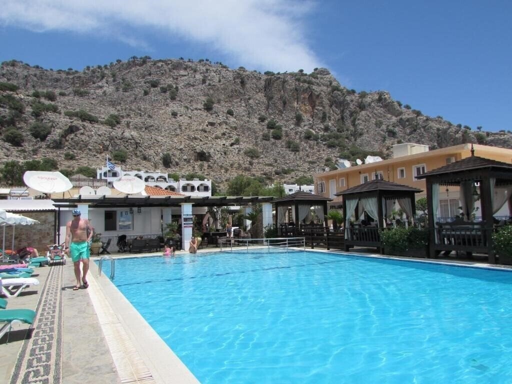 Hotel Corali Studios 3*